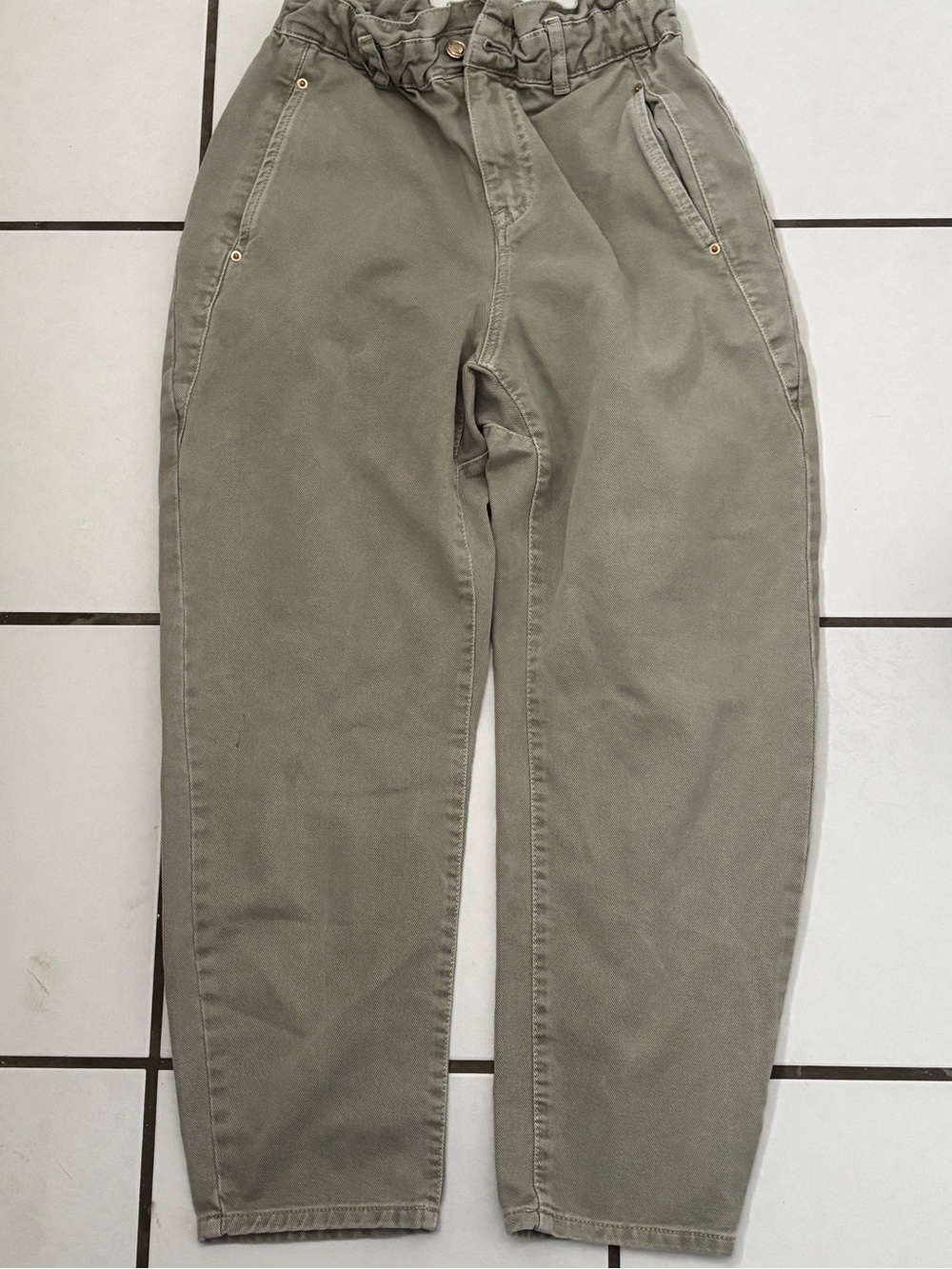ZARA NWOT Taupe PAPERBAG waist Barrel jeans SIZE 4 SOFT